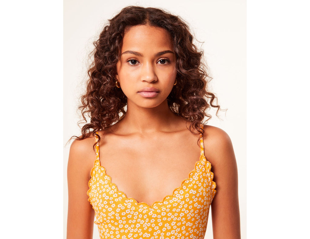Robe fleurie orange à volants