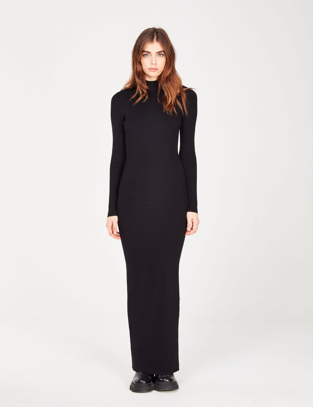Robe longue côtelée à col montant noire - Image 1