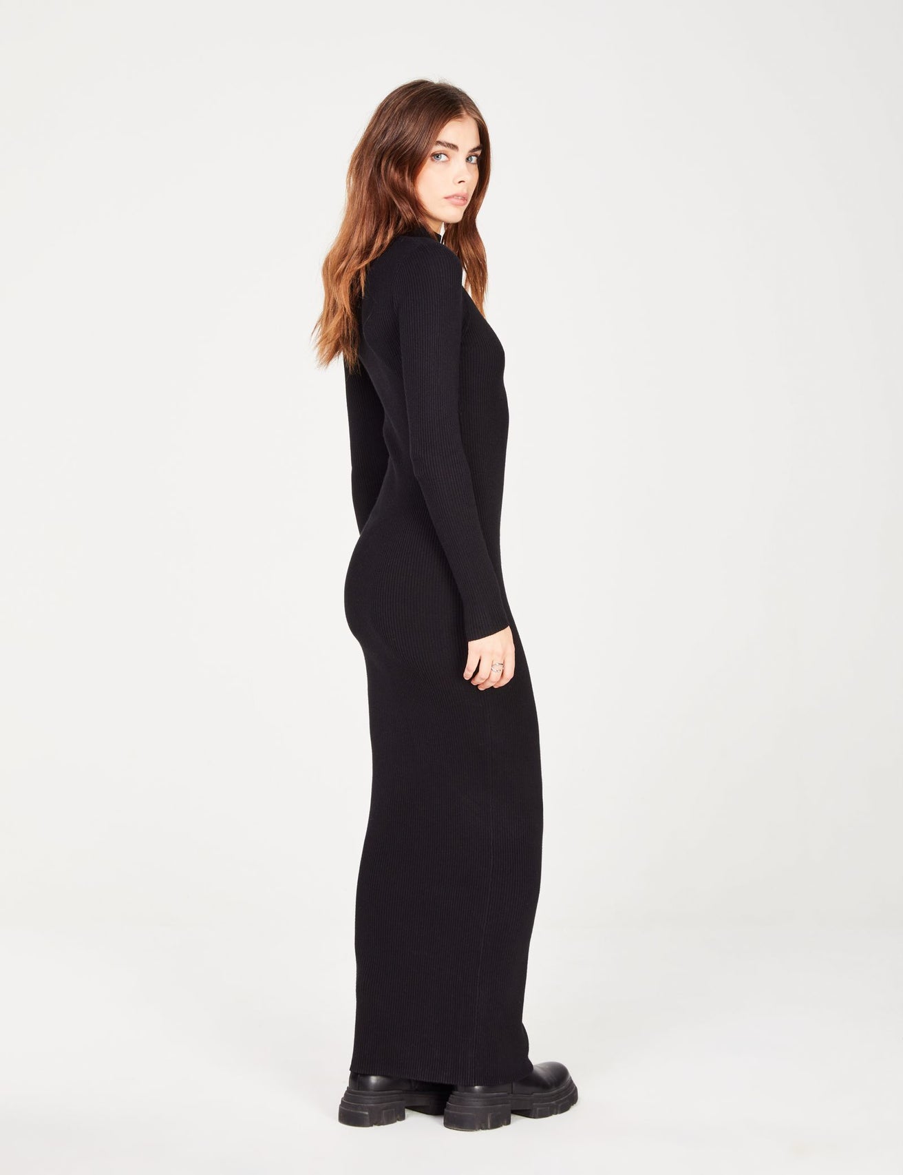 Robe longue côtelée à col montant noire - Image 2