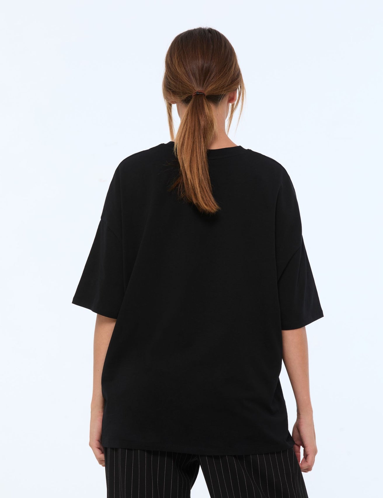 T-shirt oversize à message noir - Image 2