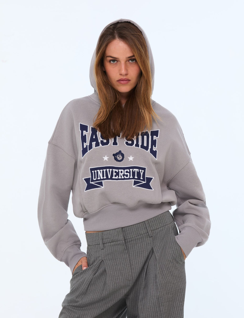 Sweat à capuche à message gris moyen