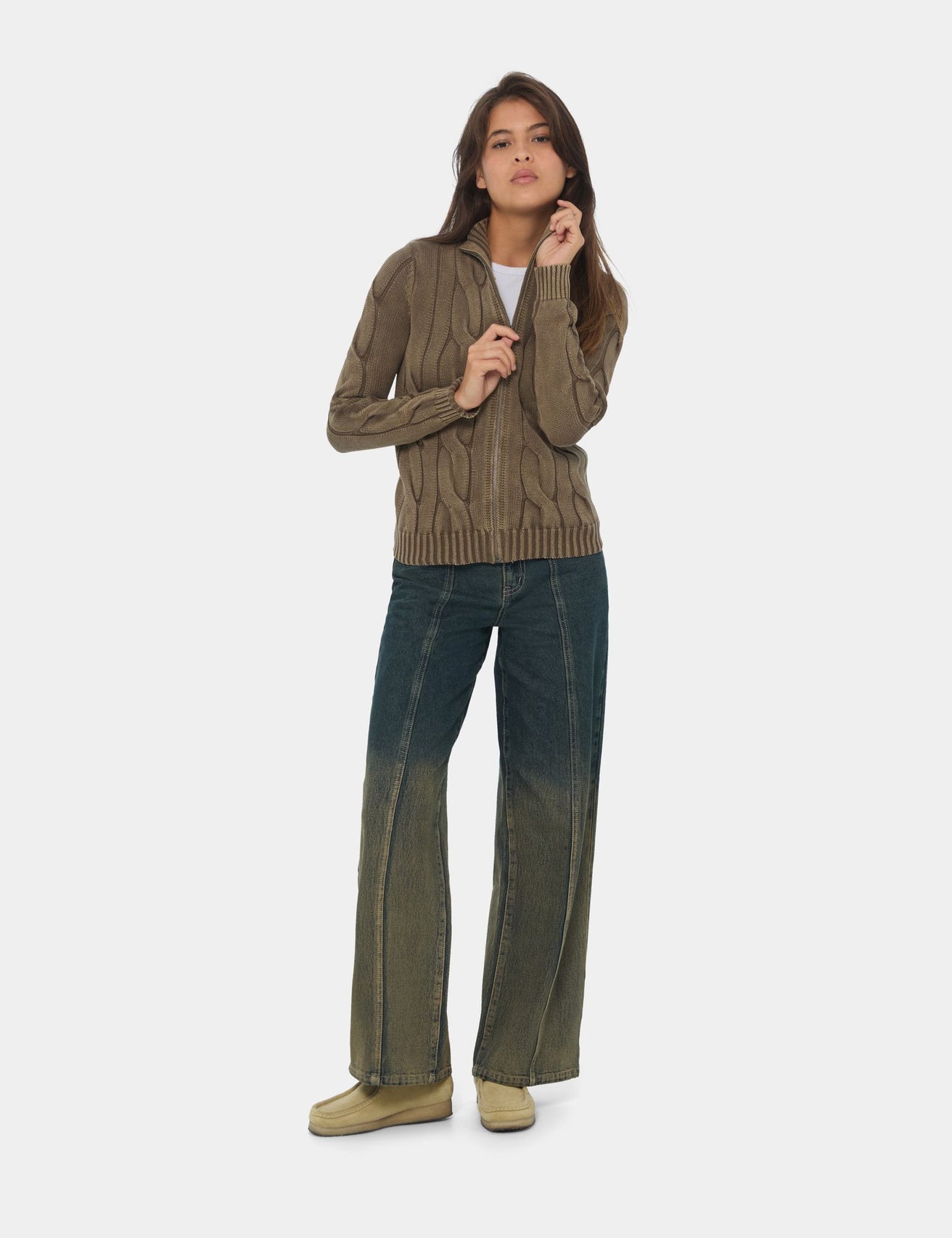Gilet en maille tréssée marron clair - Image 3