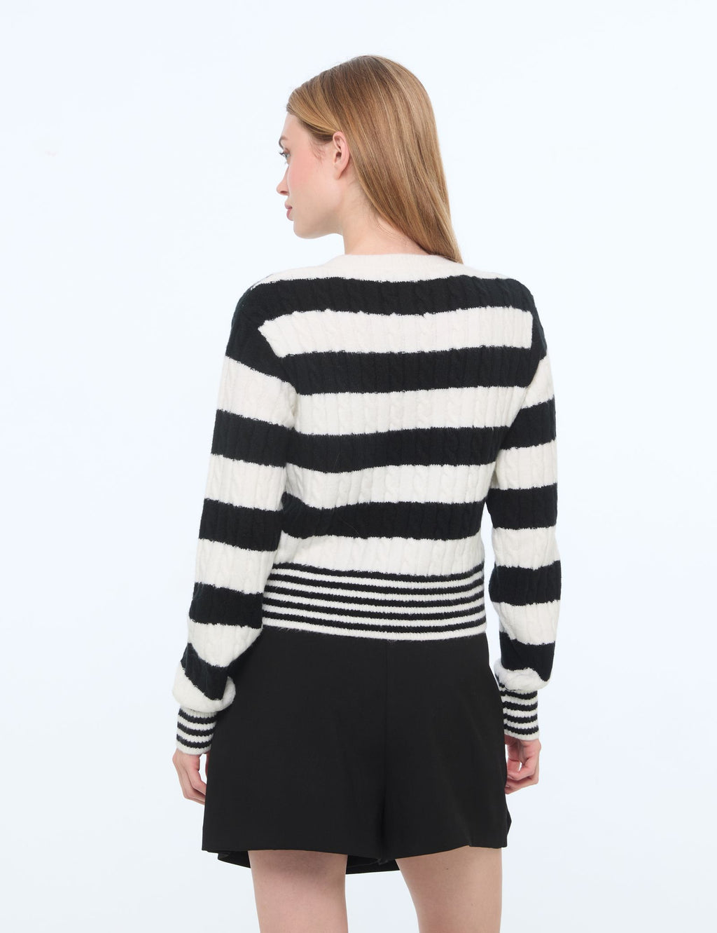 Pull en maille noir et écru
