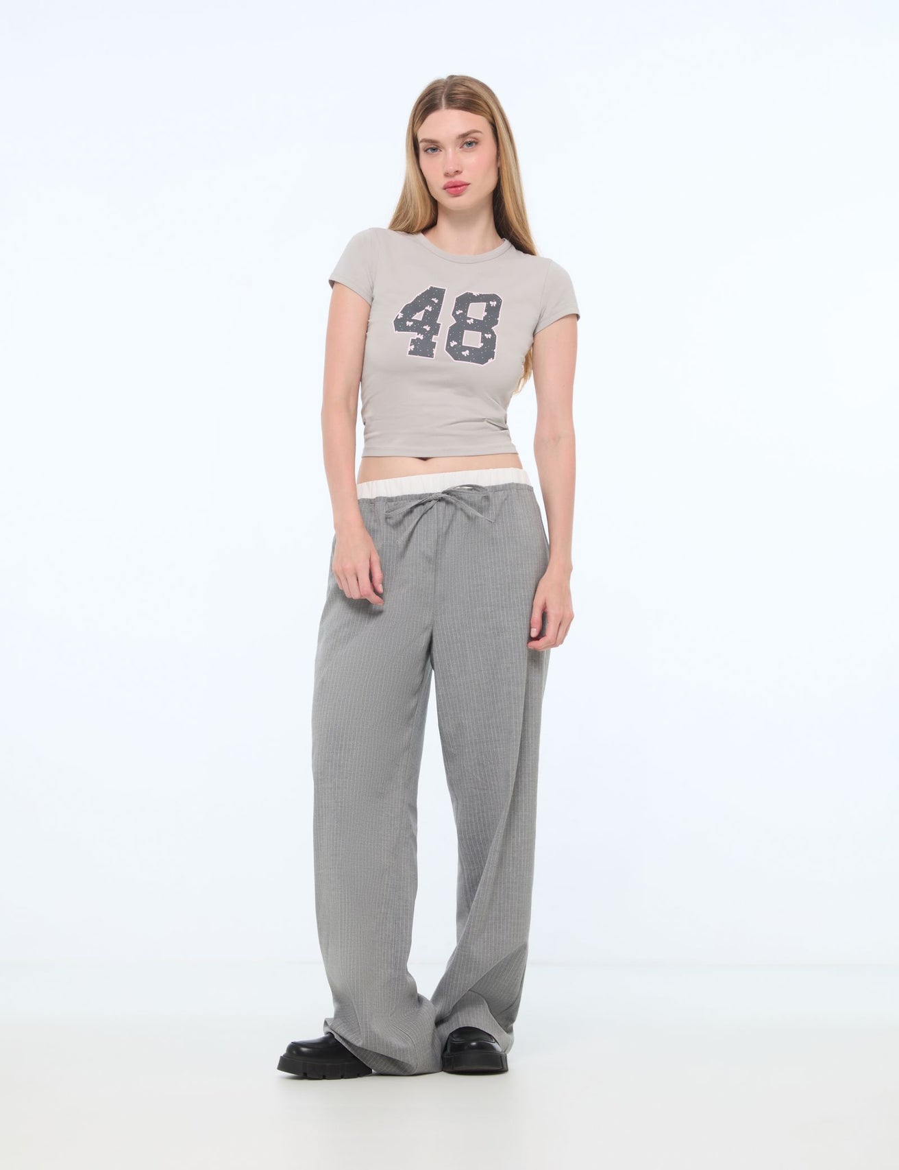Pantalon fluide gris clair - Image 1