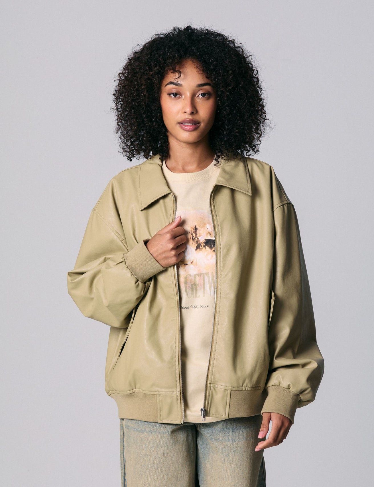 Veste bombers en matière enduite beige kaki - Image 1