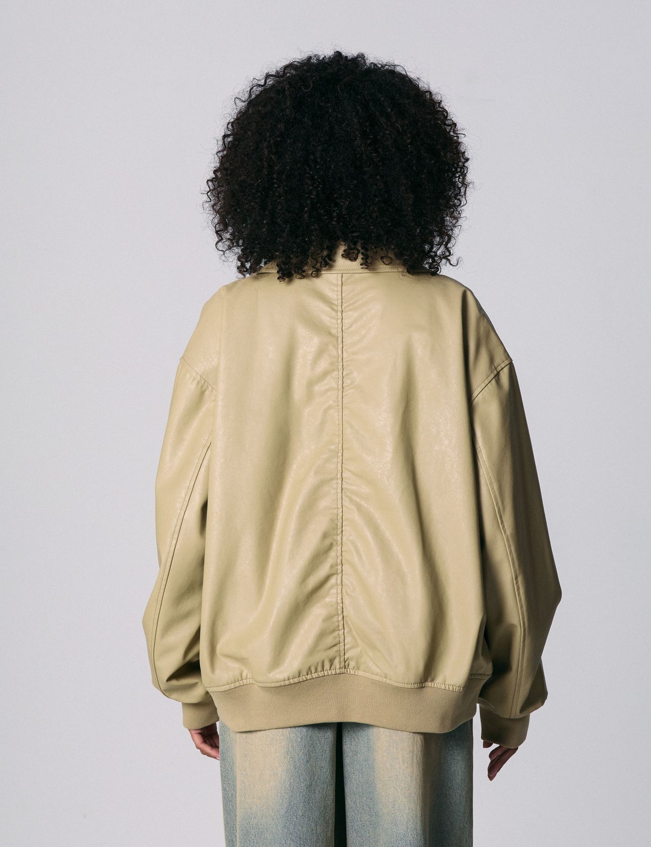 Veste bombers en matière enduite beige kaki - Image 2
