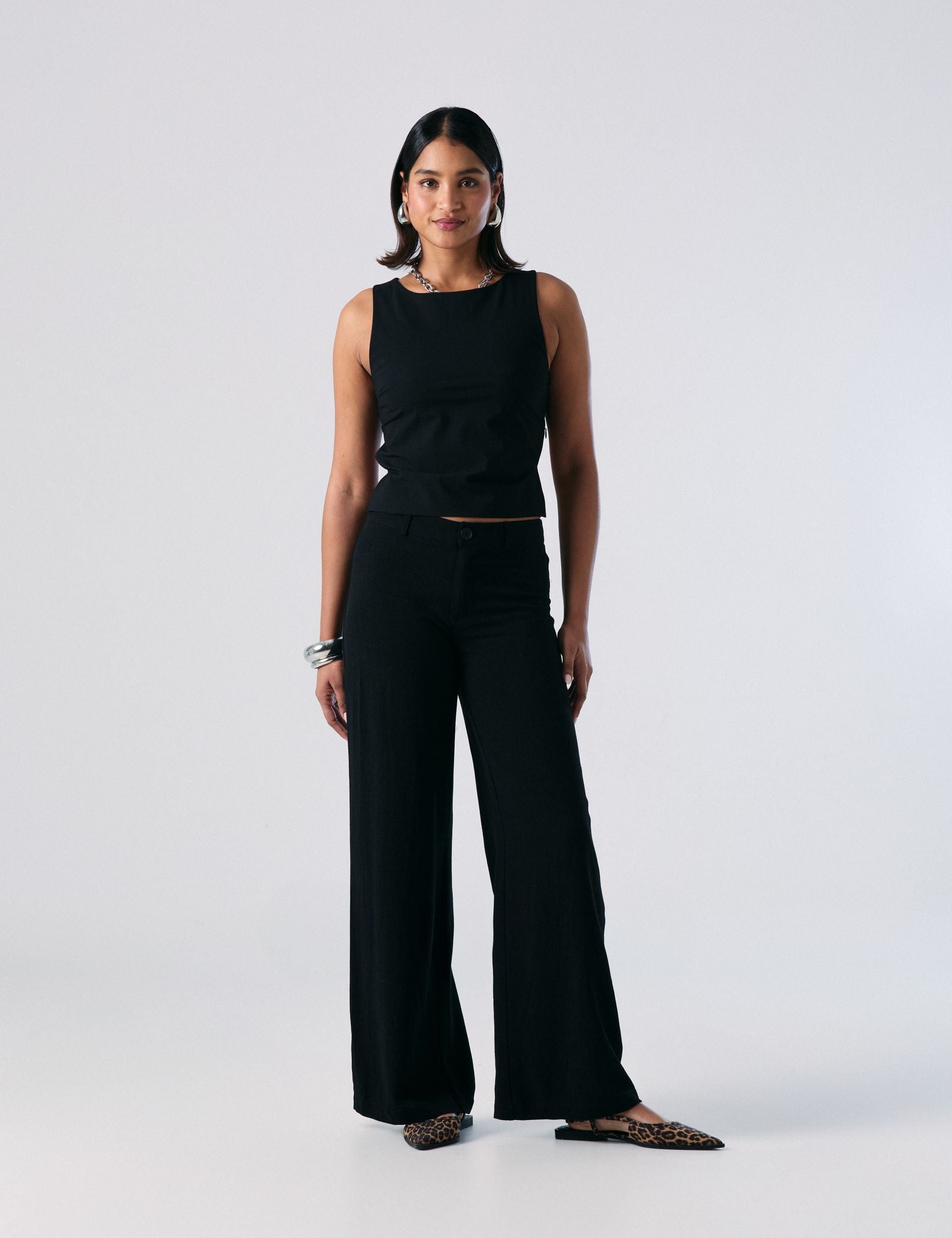 Pantalon tailleur matière crêpe noir