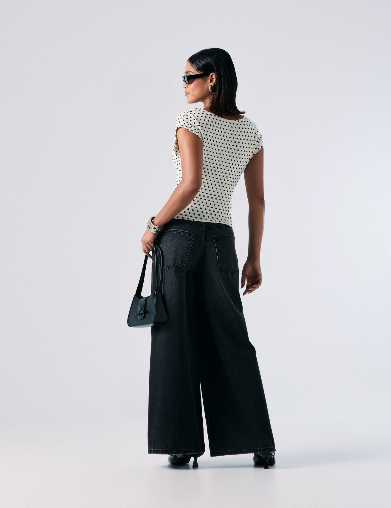 T-shirt à pois blanc et noir - Image 2