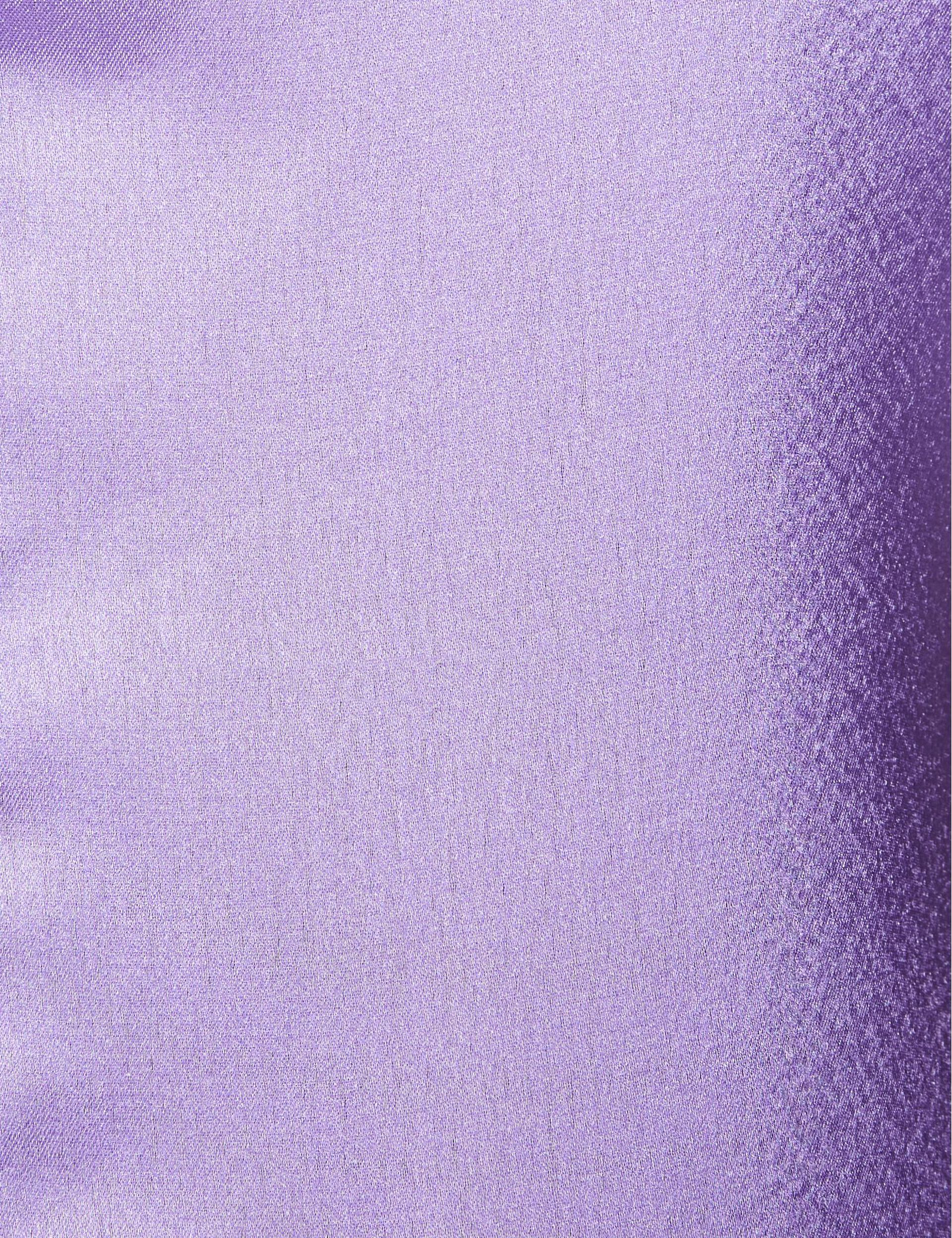 Robe violette satinée