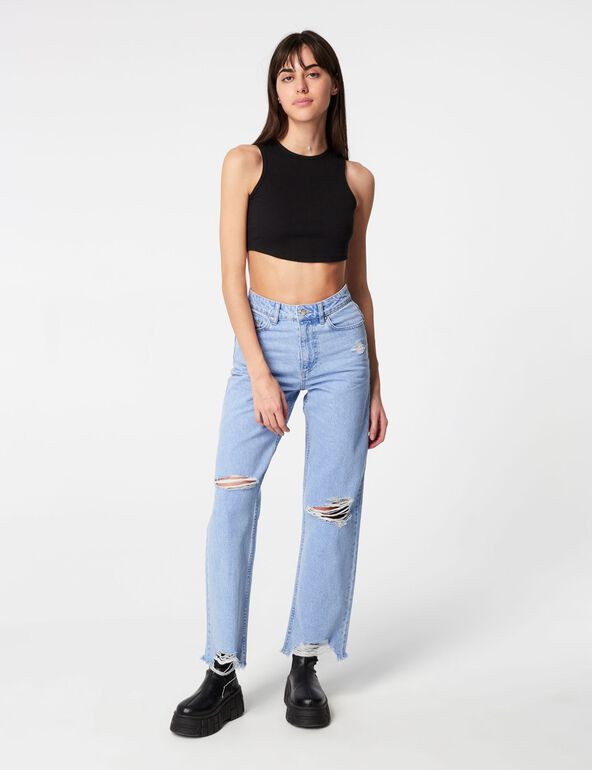 High-waisted distressed jeans teen