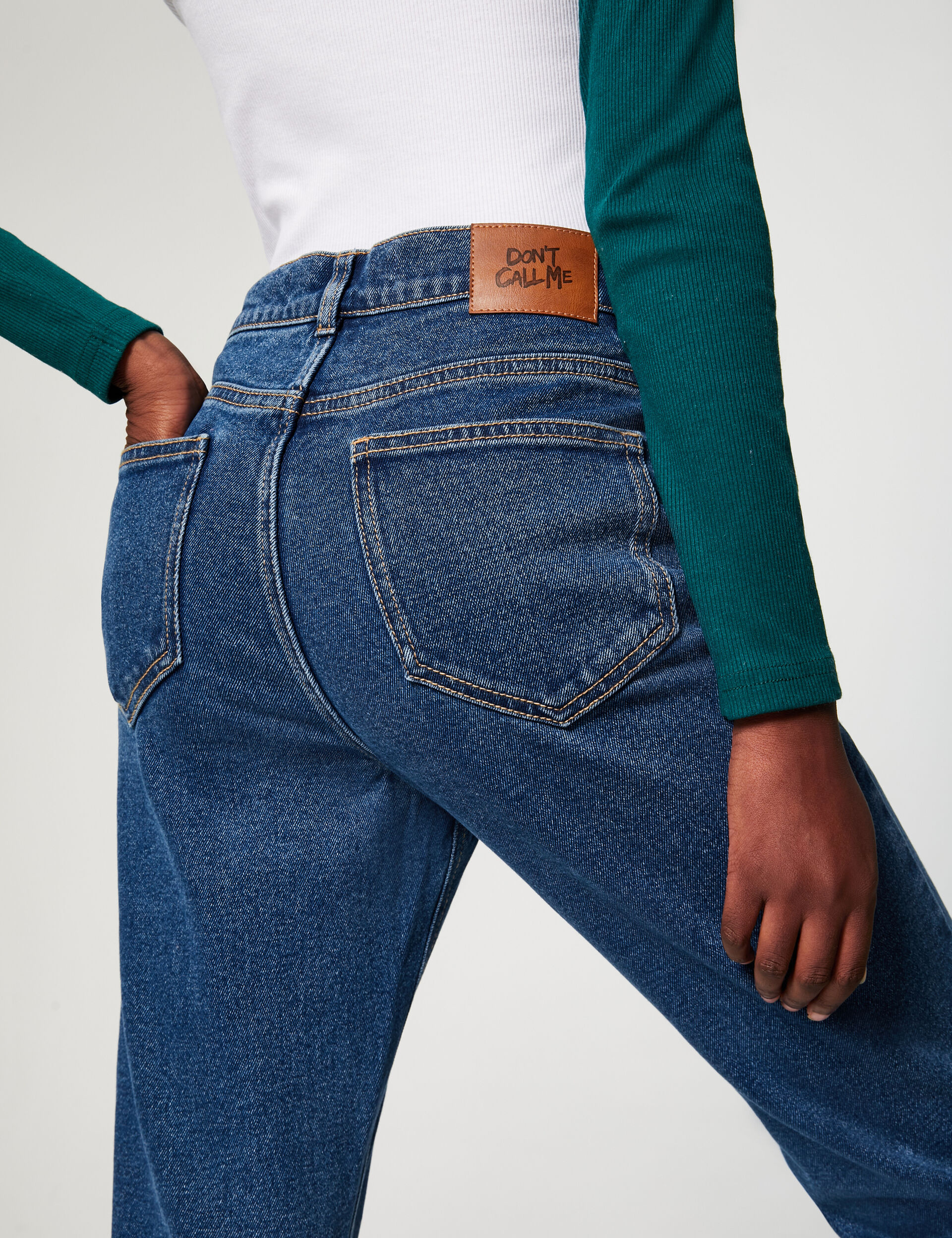 Slim-fit mum jeans