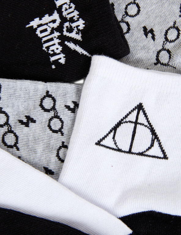 Harry Potter socks girl