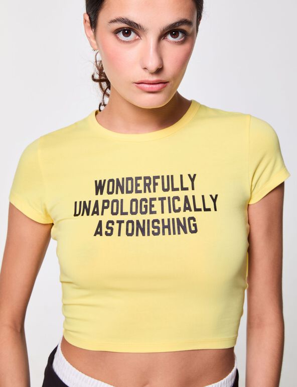 T-shirt court jaune à message ado