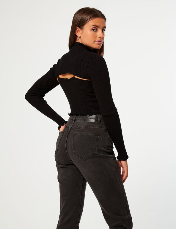 High-waisted slim-fit mum jeans girl