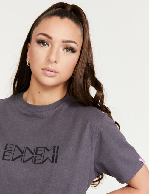 Eva Queen T-shirt