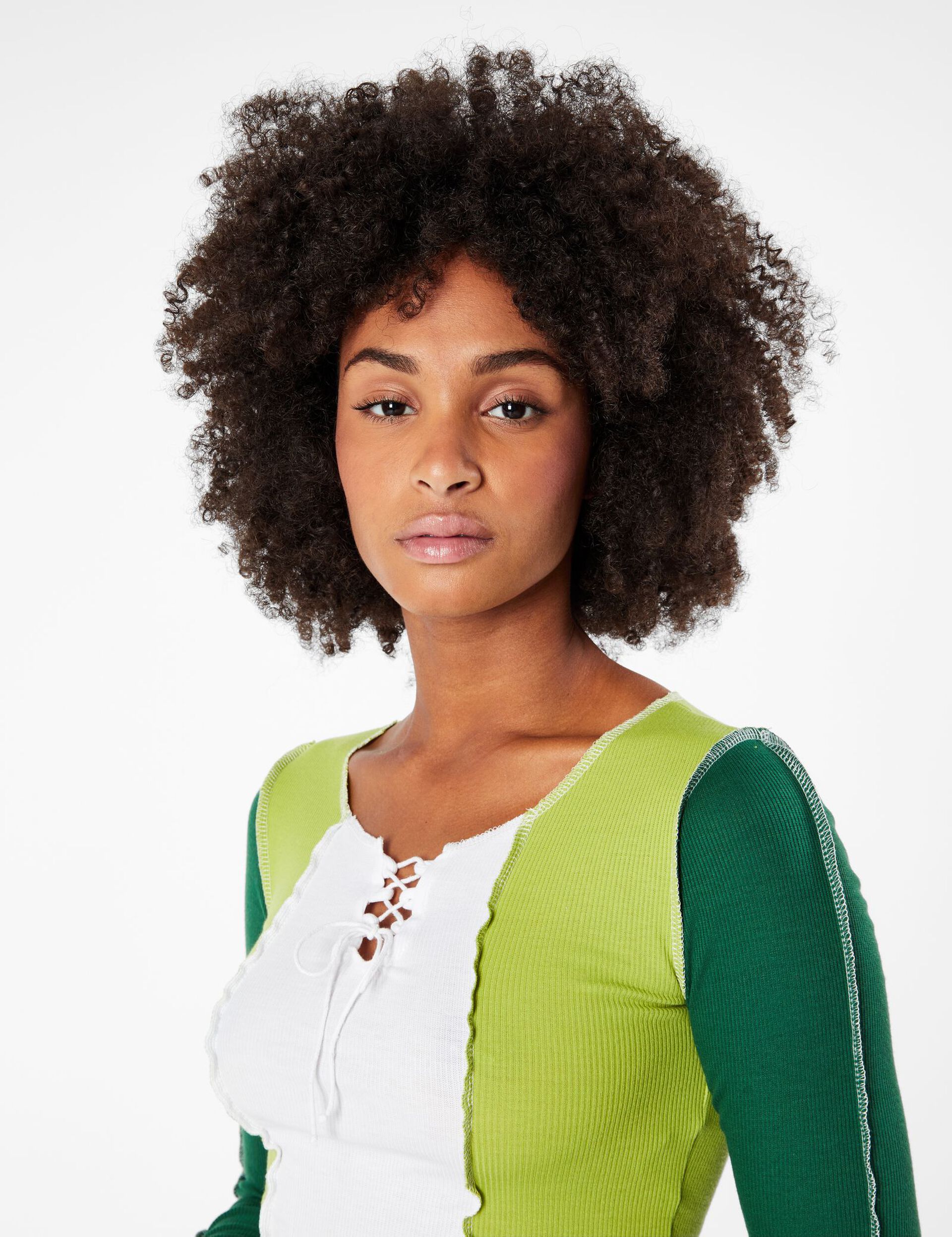 Tee-shirt tricolore vert foncé, vert clair et blanc