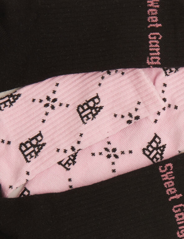 Long motif socks girl