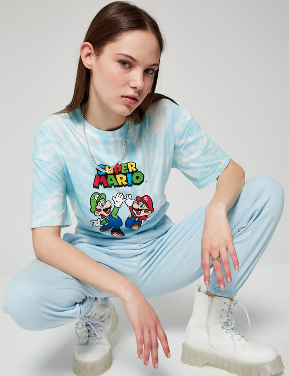 Super Mario T-shirt girl
