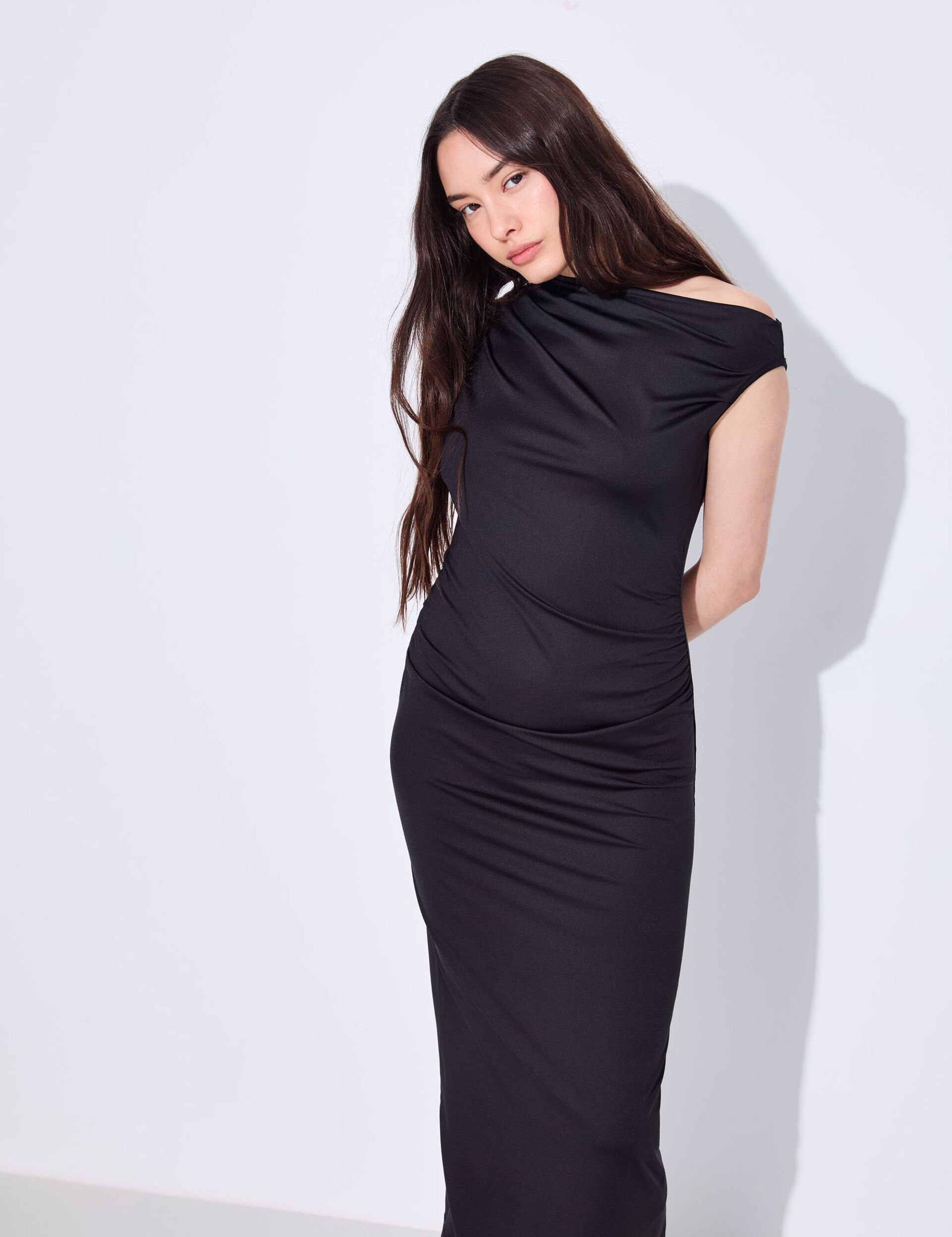 Longue robe noire avec fronces Women • Jennyfer