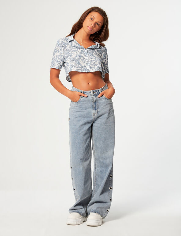 Wide-leg jeans with eyelets