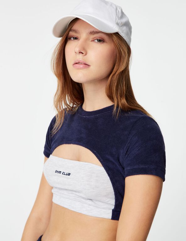 Cropped Gym Club T-shirt girl