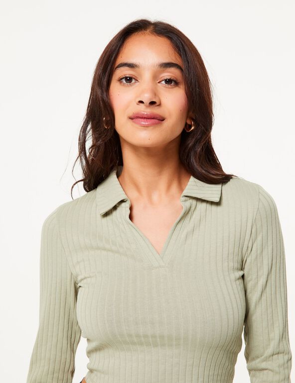 Tee-shirt vert moyen col chemise maille côtelée