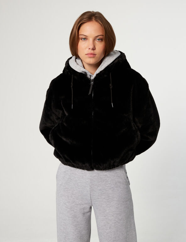 Faux fur coat woman