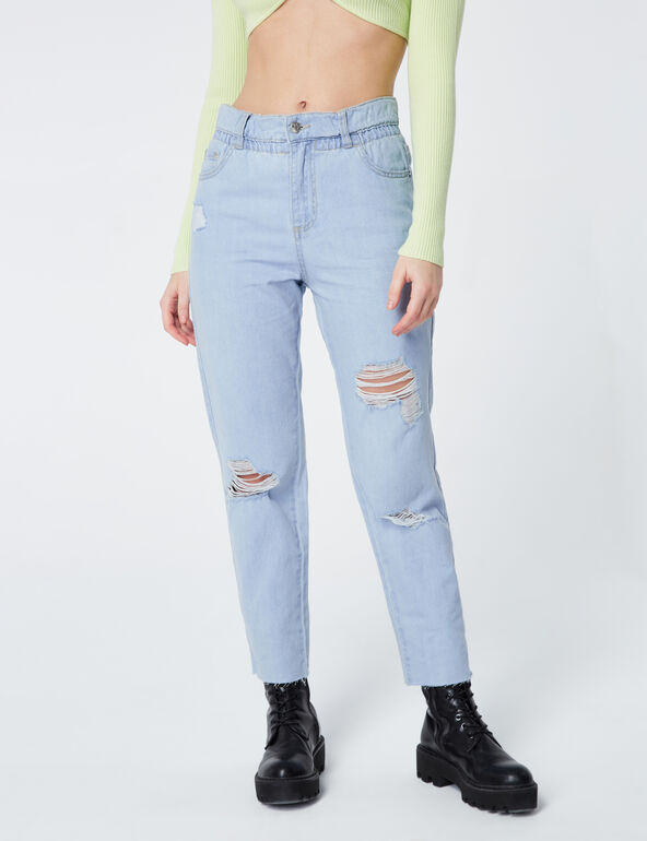 Distressed slouchy jeans girl