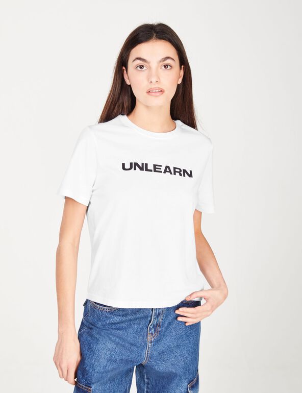 T-shirt blanc imprimé : UNLEARN teen