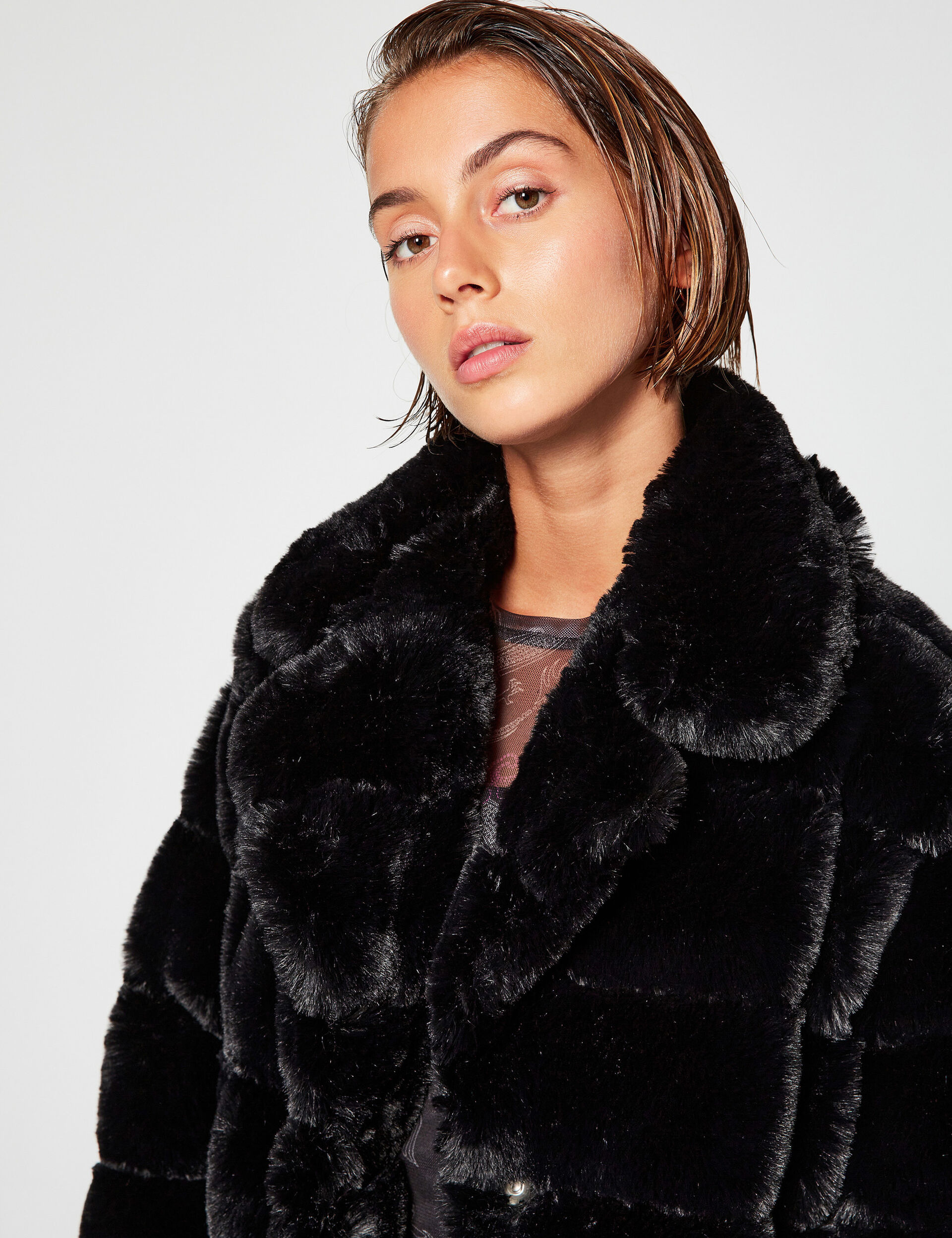 Faux fur coat • Jennyfer
