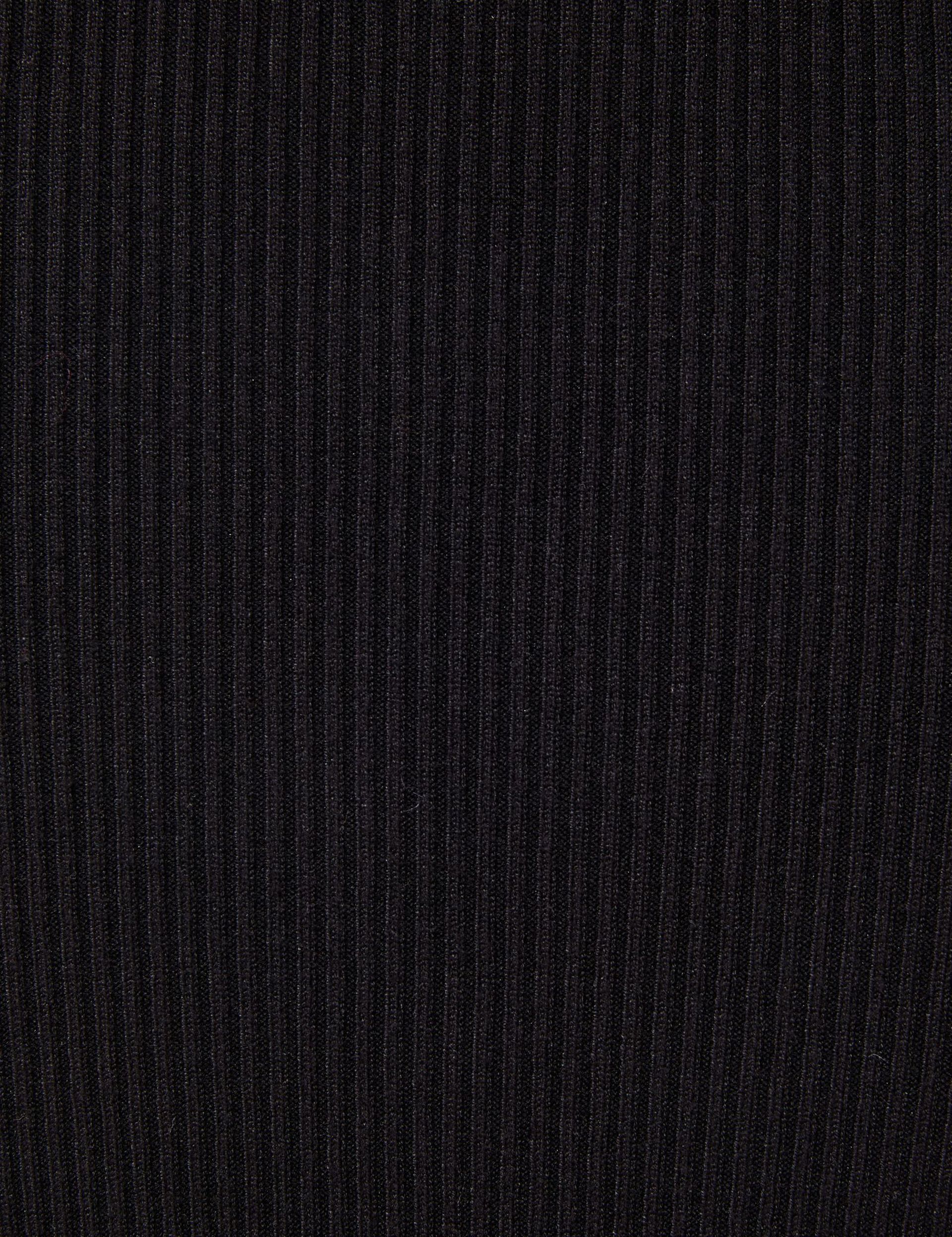 Robe longue en maille côtelée noire