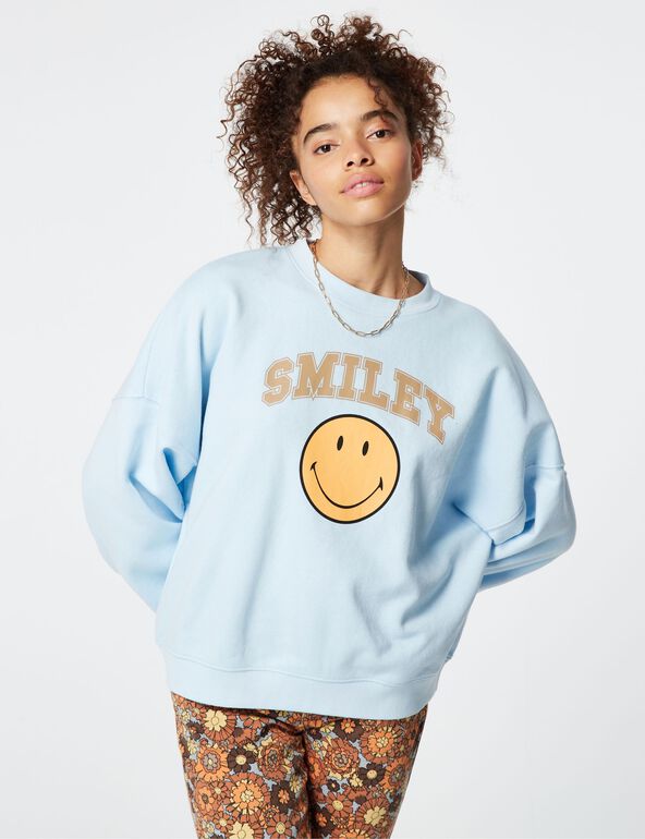 Smiley oversized sweatshirt girl
