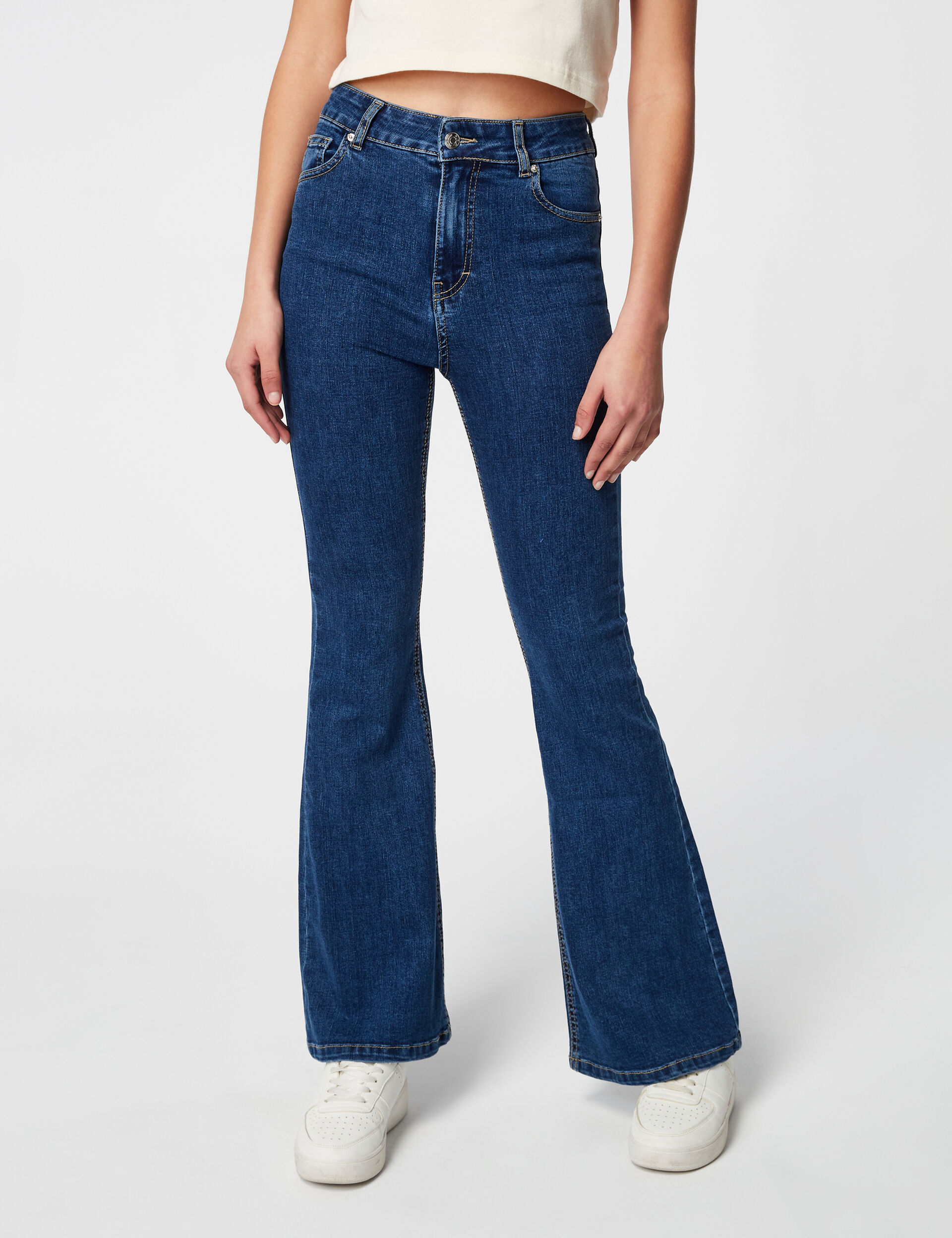 High-waisted flared jeans