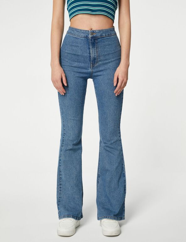 High-waisted flared jeans girl