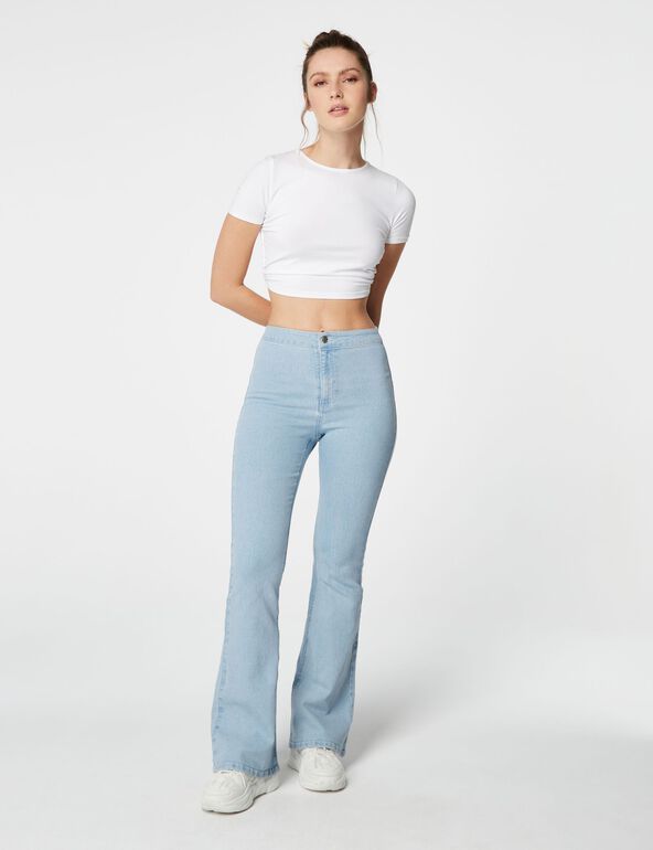 High-waisted flared jeans teen